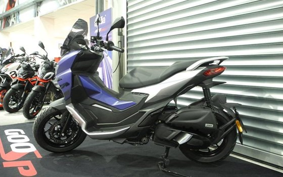 Gebrauchtmotorrad Aprilia SR GT 200 - Bild 2