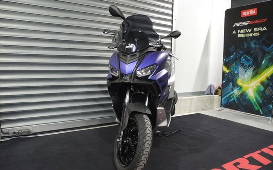 Gebrauchtmotorrad Aprilia SR GT 200 - Bild 3