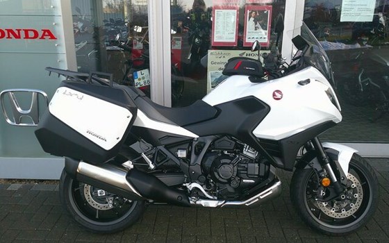 Gebrauchtmotorrad Honda NT1100 DCT - Bild 1