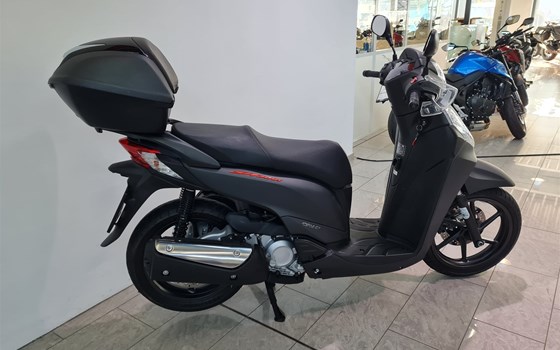 Gebrauchtmotorrad Honda SH300i - Bild 2