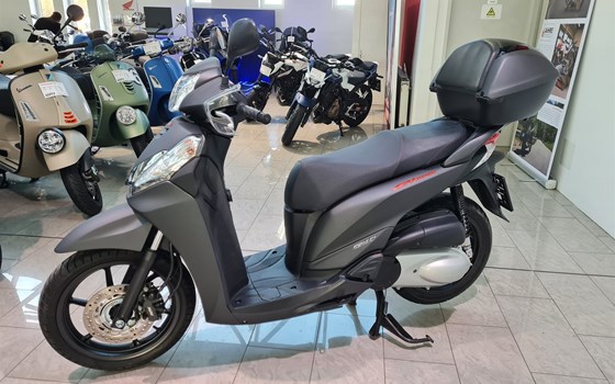 Gebrauchtmotorrad Honda SH300i - Bild 3