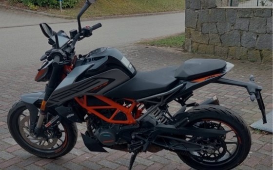 Gebrauchtmotorrad KTM 125 Duke - Bild 1