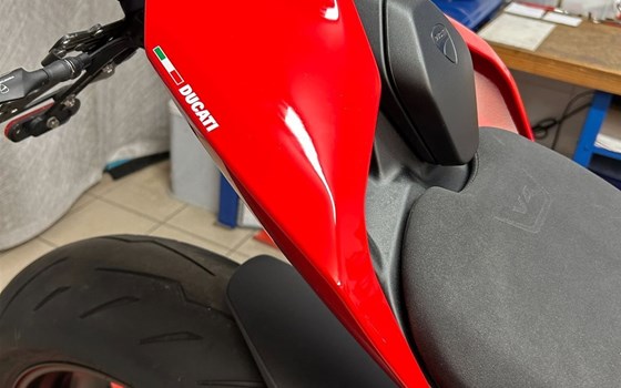 Gebrauchtmotorrad Ducati Streetfighter V4 S - Bild 11