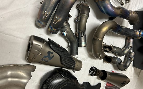 Gebrauchtmotorrad Ducati Streetfighter V4 S - Bild 3