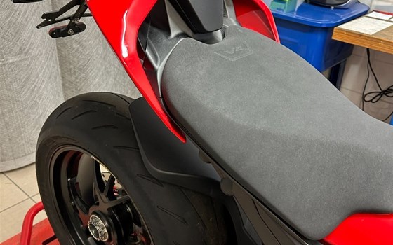 Gebrauchtmotorrad Ducati Streetfighter V4 S - Bild 8