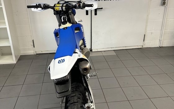 Gebrauchtmotorrad Husqvarna TE 300 Heritage - Bild 4