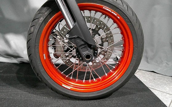 Gebrauchtmotorrad KTM 690 SMC R - Bild 9