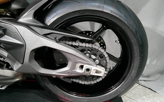 Gebrauchtmotorrad Ducati Panigale V4 S - Bild 12