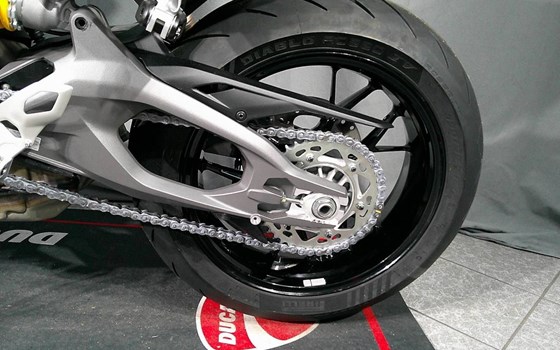 Gebrauchtmotorrad Ducati Streetfighter V2 - Bild 12