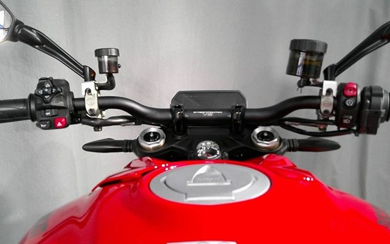Gebrauchtmotorrad Ducati Streetfighter V2 - Bild 6