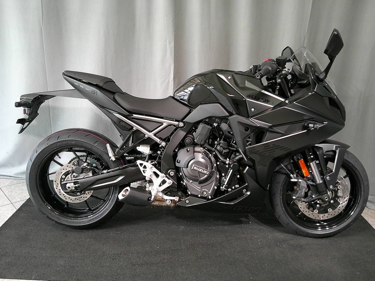 Suzuki GSX-8R