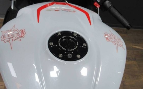 Gebrauchtmotorrad MV Agusta F3 800 - Bild 8