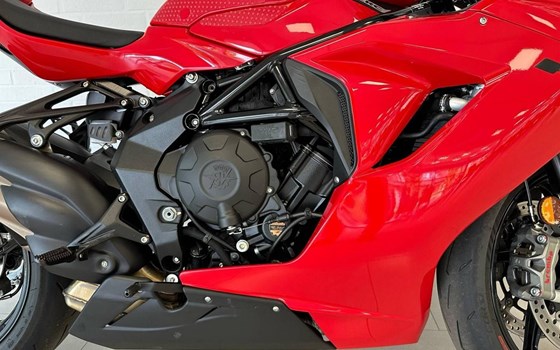 Gebrauchtmotorrad MV Agusta F3 800 R - Bild 3