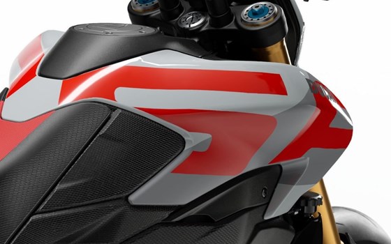 Neufahrzeug Ducati Hypermotard V2 SP - Bild 6