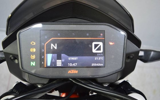 Gebrauchtmotorrad KTM 690 Duke R - Bild 12
