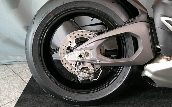 Neufahrzeug Ducati Streetfighter V4 S - Bild 6