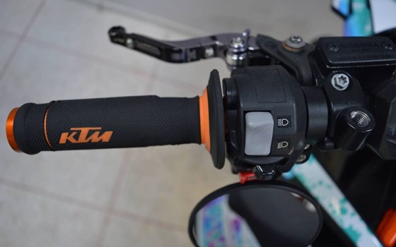 Gebrauchtmotorrad KTM 690 SMC R - Bild 11