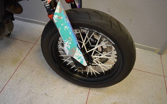 Gebrauchtmotorrad KTM 690 SMC R - Bild 4