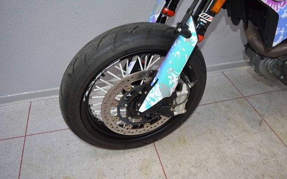 Gebrauchtmotorrad KTM 690 SMC R - Bild 9