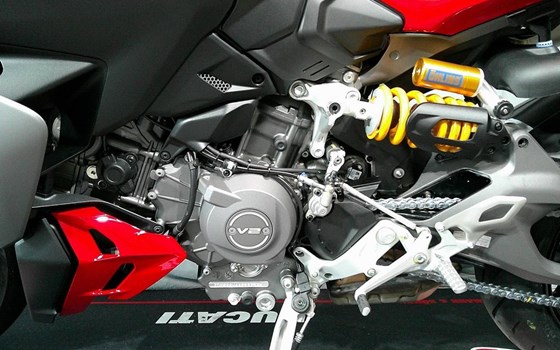 Neufahrzeug Ducati Streetfighter V2 S - Bild 11