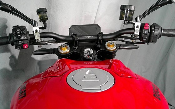Neufahrzeug Ducati Streetfighter V2 S - Bild 6
