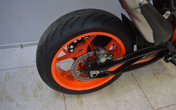 Gebrauchtmotorrad KTM 890 Duke R - Bild 2