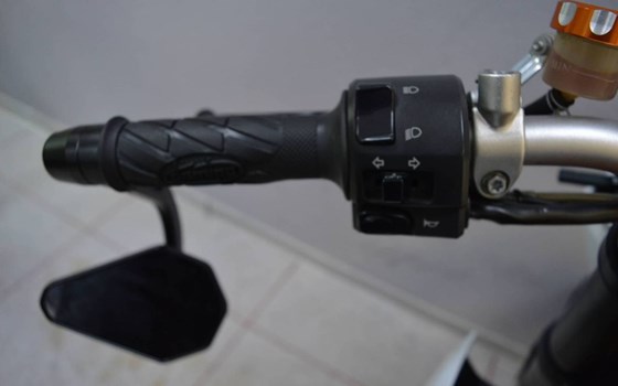 Gebrauchtmotorrad KTM 990 Super Duke R - Bild 11