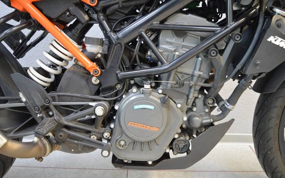 Gebrauchtmotorrad KTM 125 Duke - Bild 3