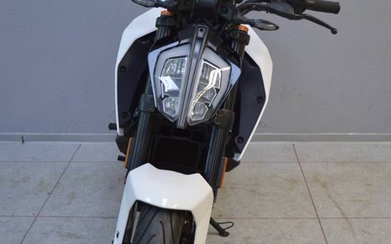 Gebrauchtmotorrad KTM 125 Duke - Bild 5