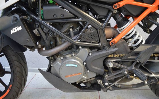Gebrauchtmotorrad KTM 125 Duke - Bild 8