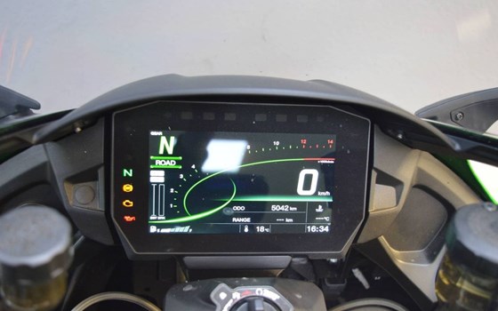 Gebrauchtmotorrad Kawasaki Ninja H2 SX - Bild 12