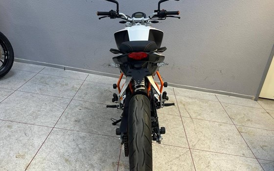 Gebrauchtmotorrad KTM 390 Duke - Bild 3