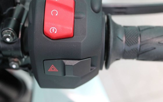 Gebrauchtmotorrad Suzuki GSX-8R - Bild 10