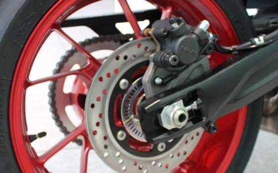 Gebrauchtmotorrad Suzuki GSX-8R - Bild 13