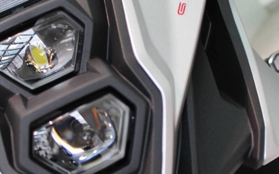 Gebrauchtmotorrad Suzuki GSX-8R - Bild 4