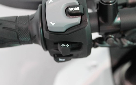 Gebrauchtmotorrad Suzuki GSX-8R - Bild 9