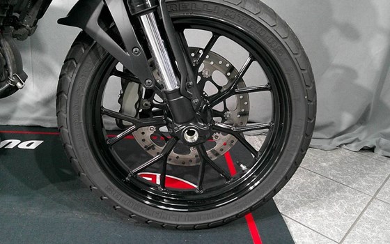 Gebrauchtmotorrad Ducati Scrambler Icon Dark - Bild 9