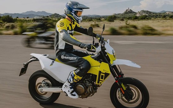 Neufahrzeug Husqvarna 701 Supermoto - Bild 10