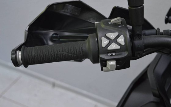 Gebrauchtmotorrad KTM 890 SMT - Bild 11