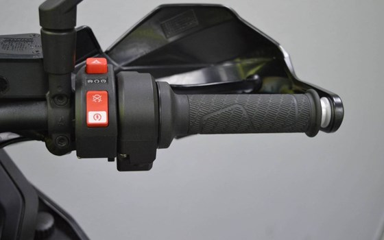 Gebrauchtmotorrad KTM 890 SMT - Bild 13