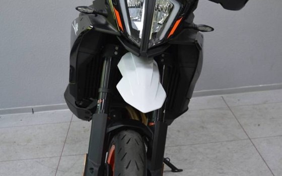 Gebrauchtmotorrad KTM 890 SMT - Bild 5