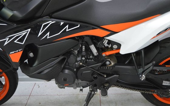 Gebrauchtmotorrad KTM 890 SMT - Bild 8