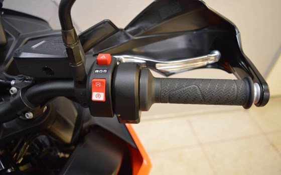 Gebrauchtmotorrad KTM 890 Adventure - Bild 13