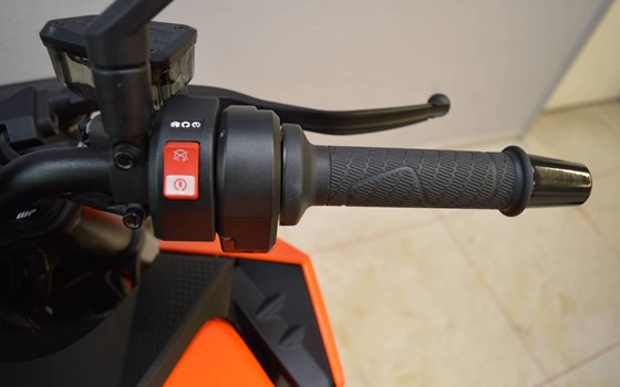 Gebrauchtmotorrad KTM 990 Duke - Bild 13