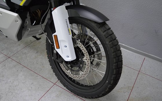 Gebrauchtmotorrad Husqvarna Norden 901 - Bild 4
