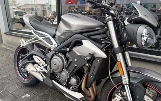 Gebrauchtmotorrad Triumph Street Triple 765 RS - Bild 2