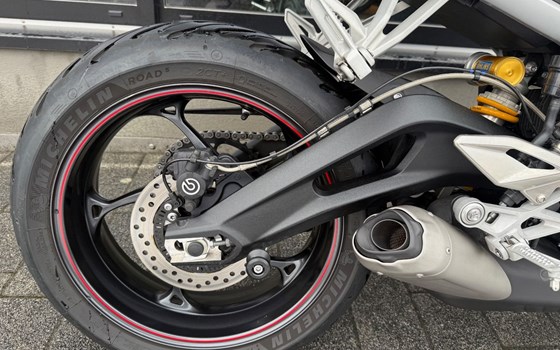 Gebrauchtmotorrad Triumph Street Triple 765 RS - Bild 8