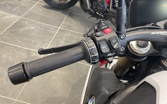 Gebrauchtmotorrad BMW S 1000 R - Bild 6