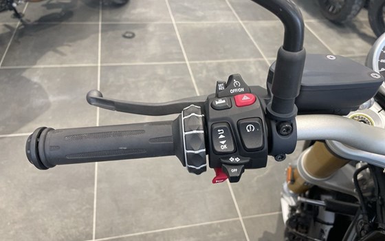 Gebrauchtmotorrad BMW R 12 nineT - Bild 6