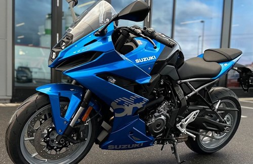 Neumotorrad Suzuki GSX-8R